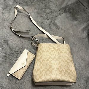 Couch bag with wallet barely used